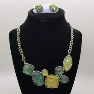 Periwinkle by Barlow Necklace and Earring set